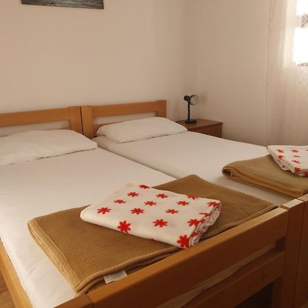 Apartmani Mile Krk Town Kültér fotó