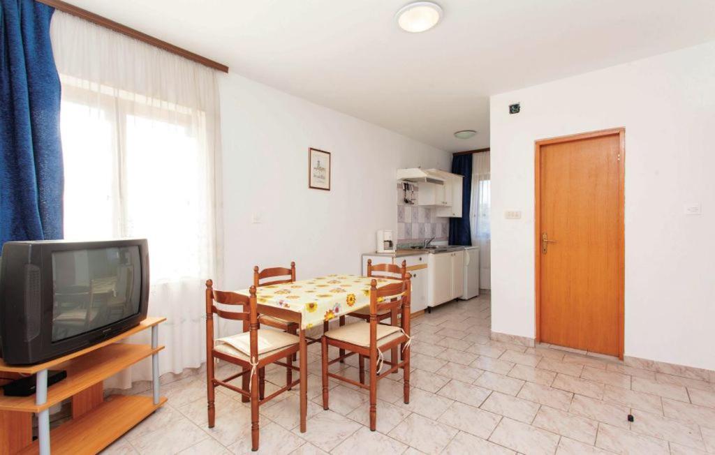 Apartmani Mile Krk Town Kültér fotó